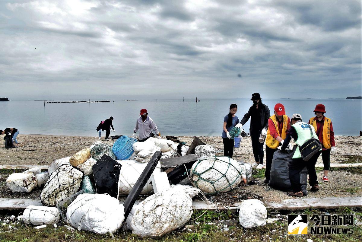 ▲去年澎湖淨灘96村里全數響應，每5人就有1人投入，參與度高居全國第一，去年至今淨灘已達202場，總淨灘長度達238公里，澎湖淨灘成效是「台灣典範，世界標竿」。（圖／記者張塵攝，2020.08.31）
