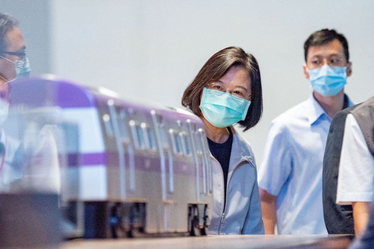 ▲蔡英文表示，軌道建設是低碳的綠色運輸，也能帶動區域的整體發展，中央將會持續支持桃園的軌道建設。（圖／桃園市政府提供）