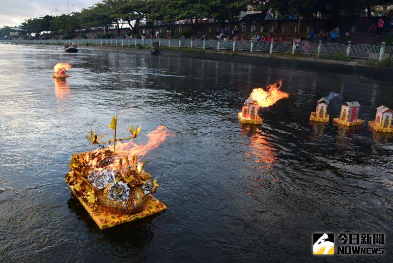 ▲鹿港地藏王廟有一百多年文化歷史，放水燈、祭水靈、做功德，已經實行15年，改為農曆7月13日至15日做3天法會。（圖／記者陳雅芳攝，2020.08.31）