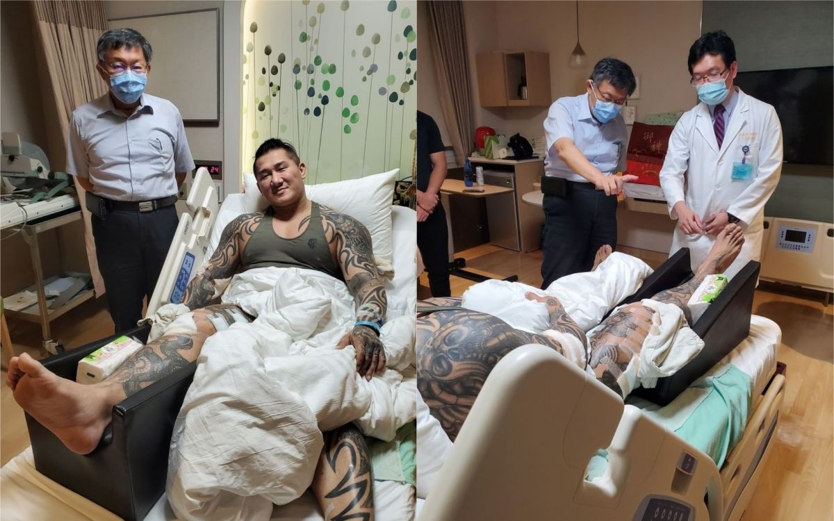 ▲今（31）日晚間，台北市長柯文哲也到醫院探視館長。（圖／翻攝館長臉書）