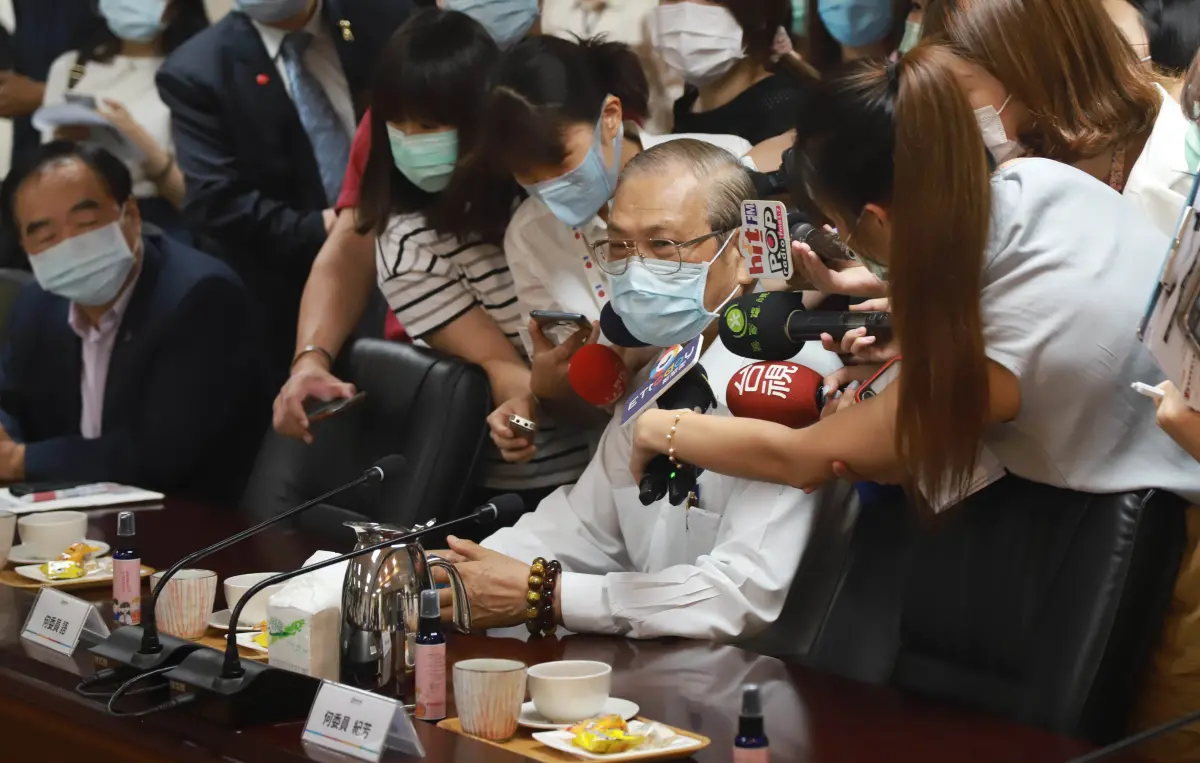 ▲基本工資調升到2萬7470元，調幅4.05%，為此，工總常務理事何語（圖中）表示「很失望」！（圖／NOWnews資料照片）