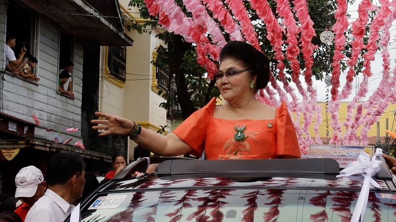 ▲伊美黛素來給人的形象宛如女性強人，回國後她甚至當選2010年至2019年的菲律賓國會眾議員，被譽為「鐵蝴蝶」。（圖／達志影像，美聯社）