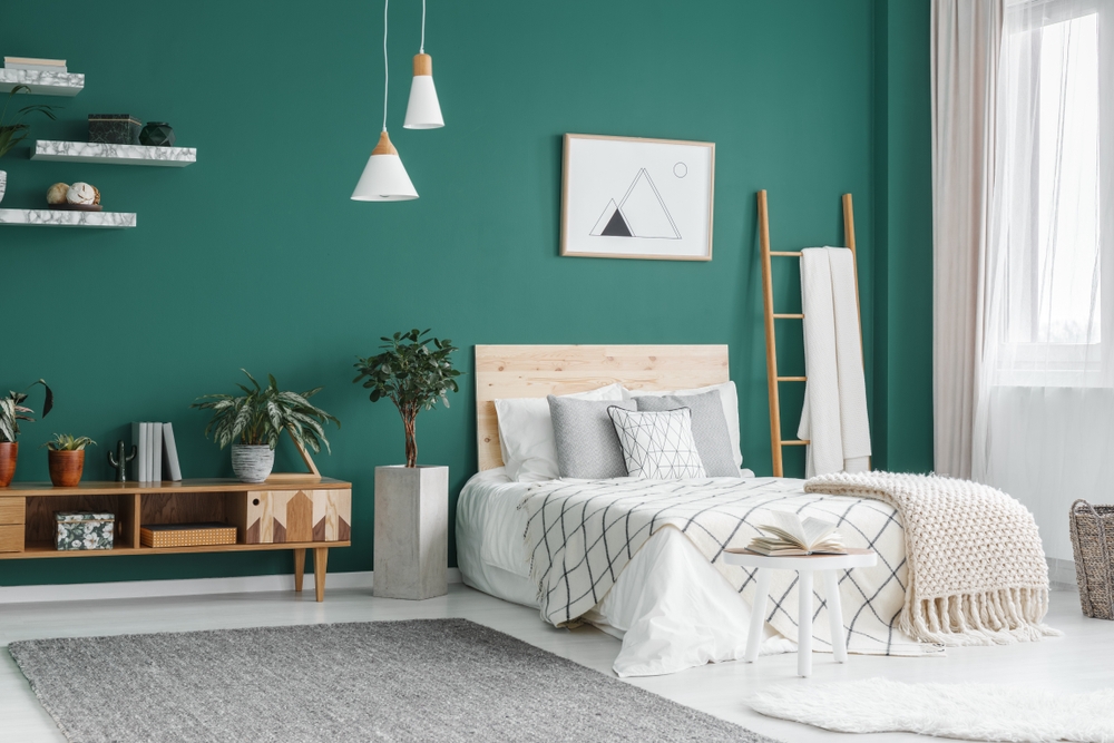 床單的顏色也會影響到臥室主人的運勢，且根據臥室主人所從事的行業選擇開運色系床單，效果會更加顯著。（圖／shutterstock）