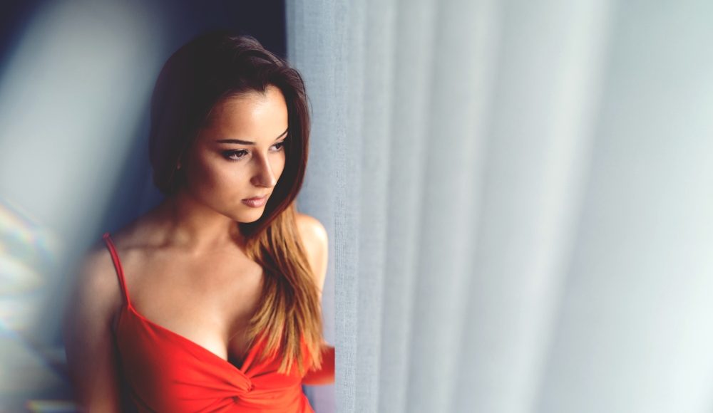  ▲女人有多少十年，耗在一段不對的愛情裡？（圖／Shutterstock）