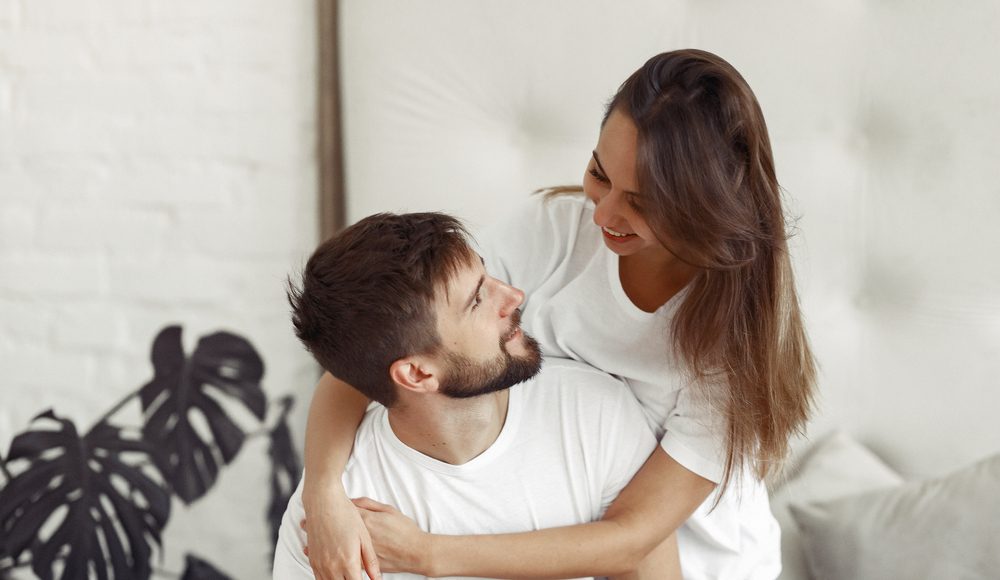  ▲對男人而言溫柔貼心也是致命的吸引力之一呢！（圖／Shutterstock）