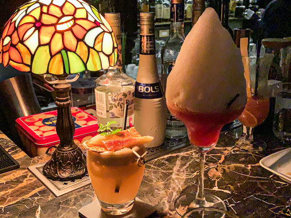 ▲加入鹹焦糖、蘋果以及伏特加，喝起來滋味甜甜蜜蜜。（圖／歡迎光臨，東宅Vida Cómoda）