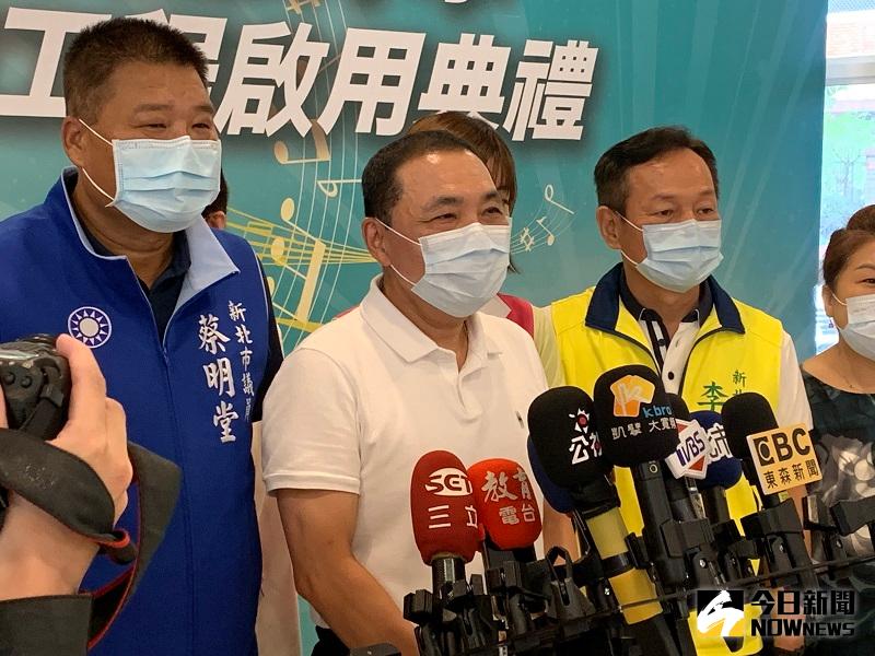 ▲侯友宜表示，他會遵照自治條例的內容，守護新北市的市民，讓他們的健康能夠確保無虞。(圖/記者康子仁攝)