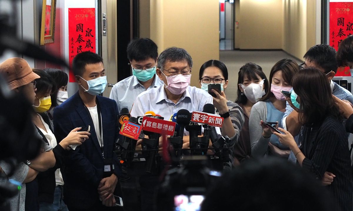 ▲面對民調顯示「信任度」墊底，台北市長柯文哲1日表示，會回去檢討改進。（圖／台北市政府提供）