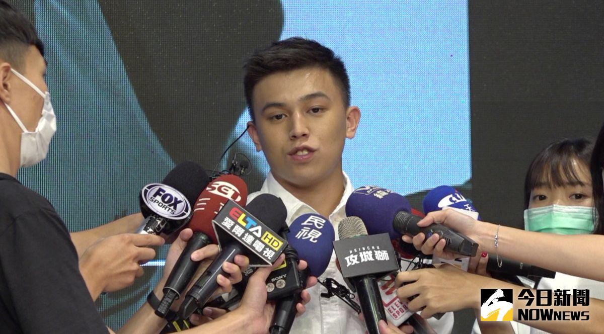 ▲新竹攻城獅今天在記者會上宣布田浩加盟。（圖／葉政勳攝）