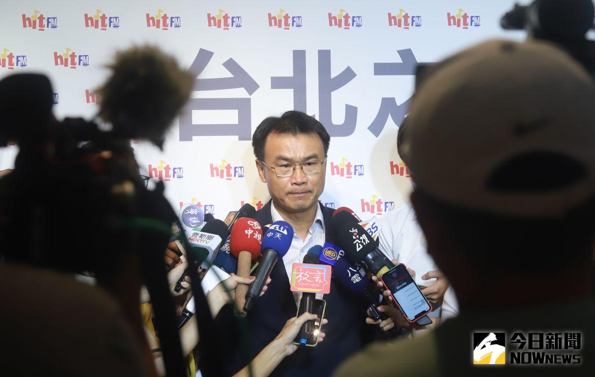 ▲農委會主委陳吉仲日前受電台專訪，對傳出爭取百億養豬產業基金做出解釋。（圖／NOWnews資料照）