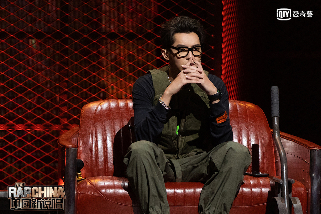 ▲吳亦凡看現場氣氛尷尬，跳出來試圖解圍。（圖／愛奇藝台灣站）