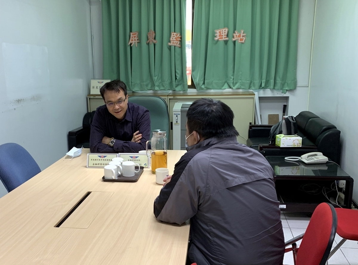 ▲屏東監理站為改善屏東縣計程車整體服務品質，109年度最後一次服務日期為9月8日關懷據點提供計程車駕駛人法律、金融與健康等三項諮詢服務。（圖／屏東監理站提供, 2020.09.02）