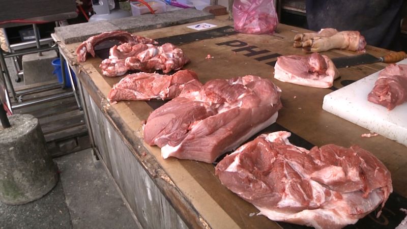 ▲金門縣衛生局將在自治條例中明訂禁止販售含瘦肉精的美國豬。(圖/記者蔡若喬攝)