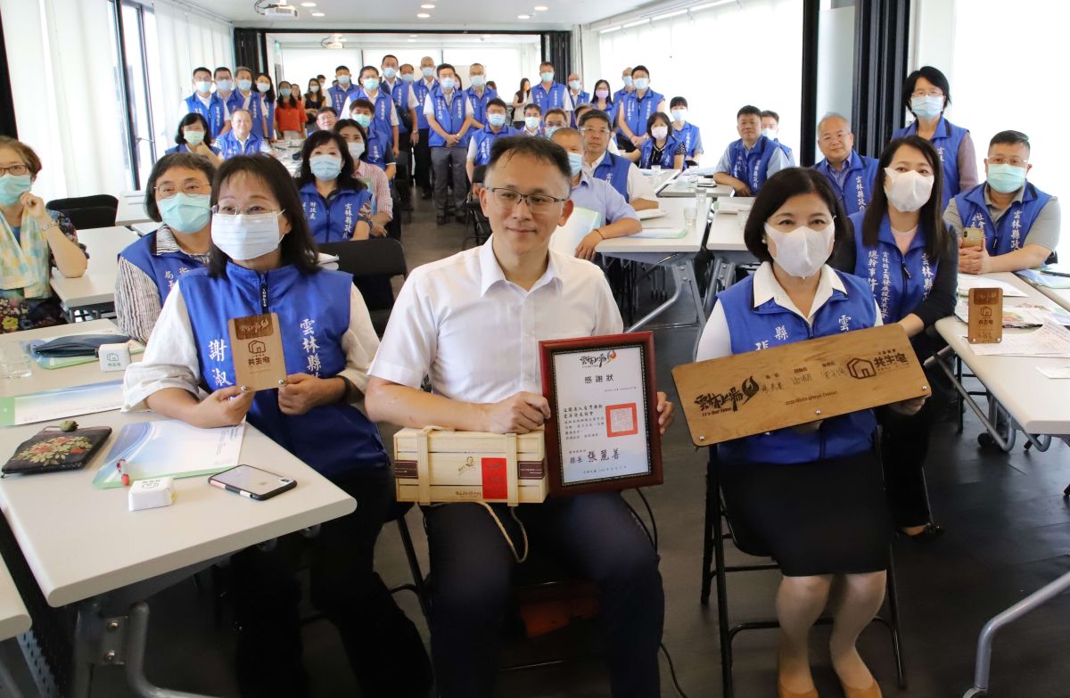 ▲張麗善率縣府團隊參訪合勤健康共生宅，盼建構雲林長者更完善多元照顧服務。（圖／雲林縣政府提供）