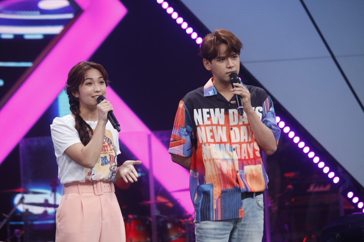 ▲陳韻喬（左）暖唱《攏是為你》，陳零九（右） 曝她第一印象。（圖／特約記者林敬原攝）