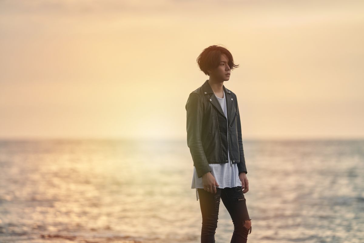 ▲中日混血型男楊宇騰，在拍攝MV時自爆想「下海」，讓工作人員笑翻。（圖／泓康天下娛樂文創提供）