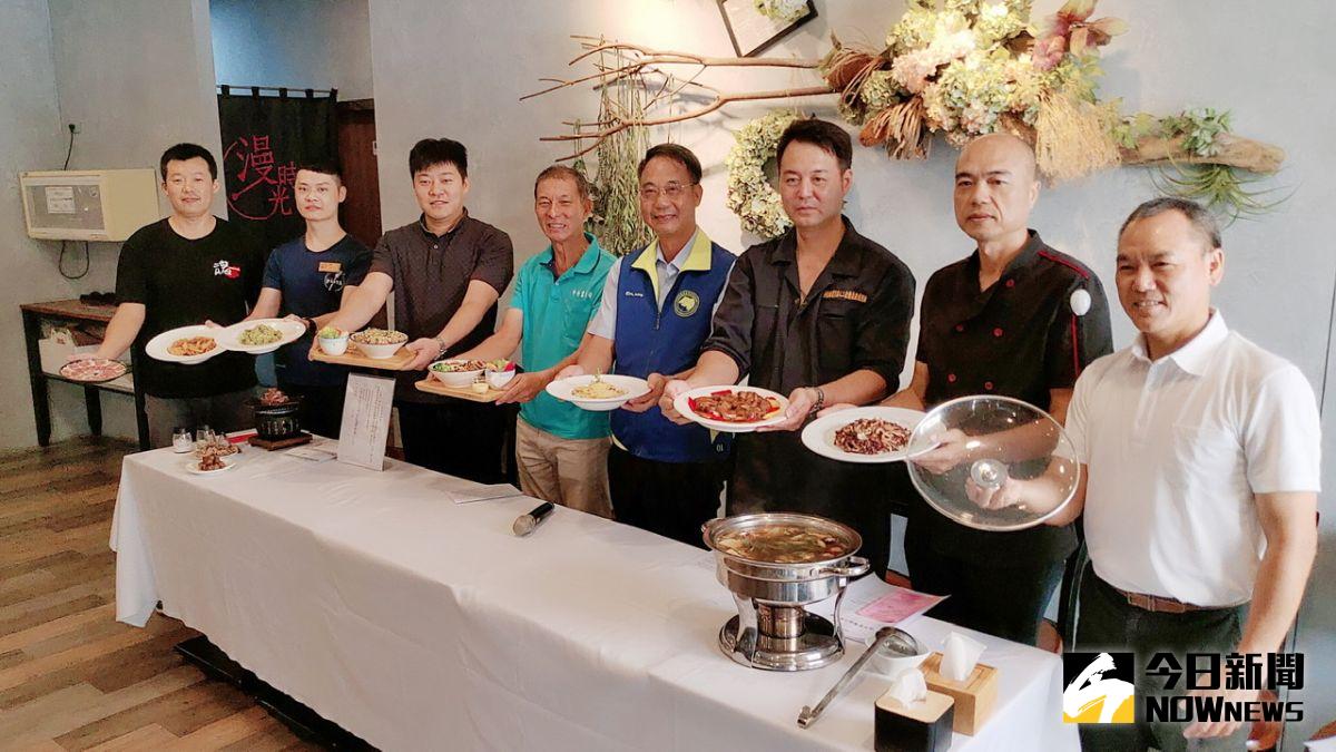 ▲ 為力挺「台灣豬」迎戰「美豬」，源自屏東的連鎖早午餐與知名餐飲業者，聯合宣示擔任「台灣最佳豬隊友」。（圖／記者陳美嘉攝，2020.09.04）