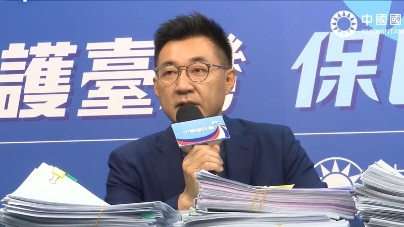 ▲國民黨主席江啟臣4日表示,已經取得1萬1千多份「公投綁大選」第一階段提案連署書,近日將送中選會審查;至於海峽論壇事宜還在討論中。(圖/國民黨提供)