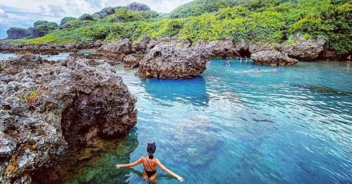 ▲小巴里島灘岩 (圖／@chenjouwen/Instagram提供)