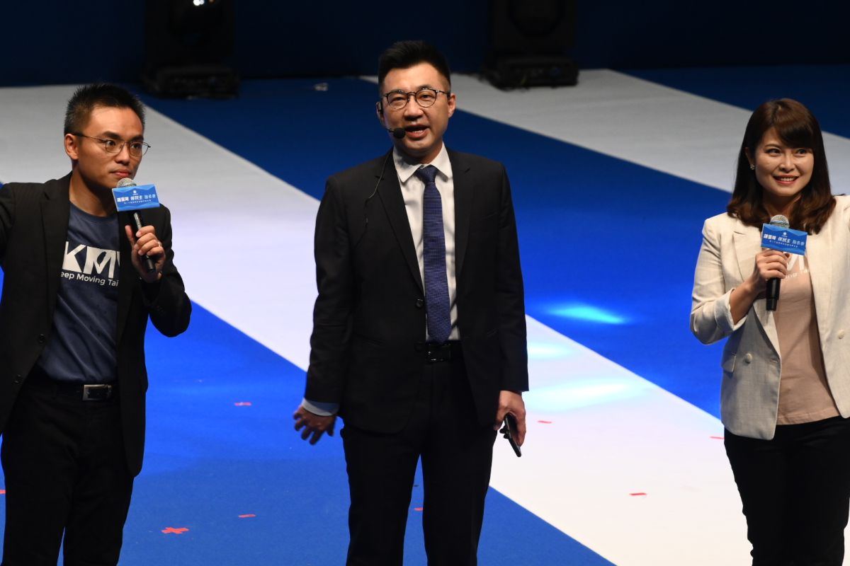 ▲國民黨主席江啟臣6日在全代會致詞，確認「基於中華民國憲法的九二共識」為國民黨的兩岸主軸，遭到民進黨、時代力量嘲笑舊瓶裝新酒、沒有新意。（圖／記者林柏年攝，2020.09.06）