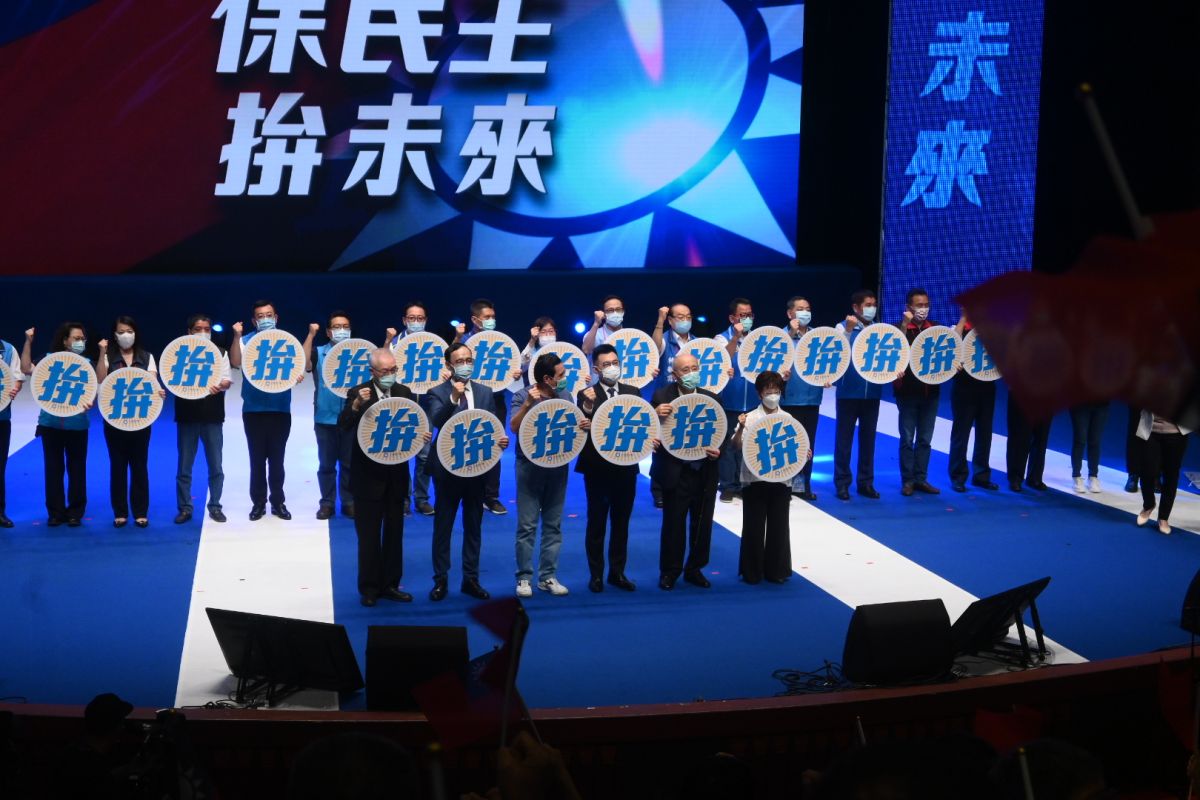 ▲正值中國軍演之際，國民黨中央此時組團赴中國，引發譁然。（圖／資料照）