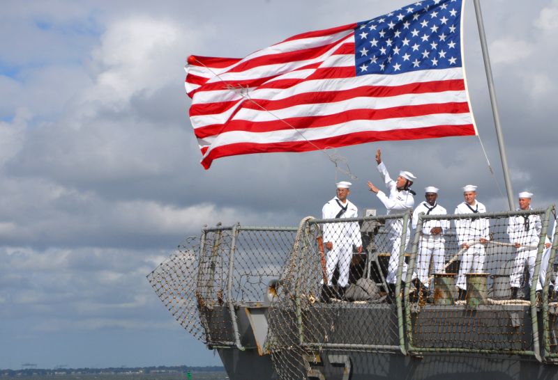▲美國國務卿蓬佩奧7月13日發表聲明，指中國在南海的主張不合法，強調美方支持南海航行自由。（圖／翻攝自 US Navy ）