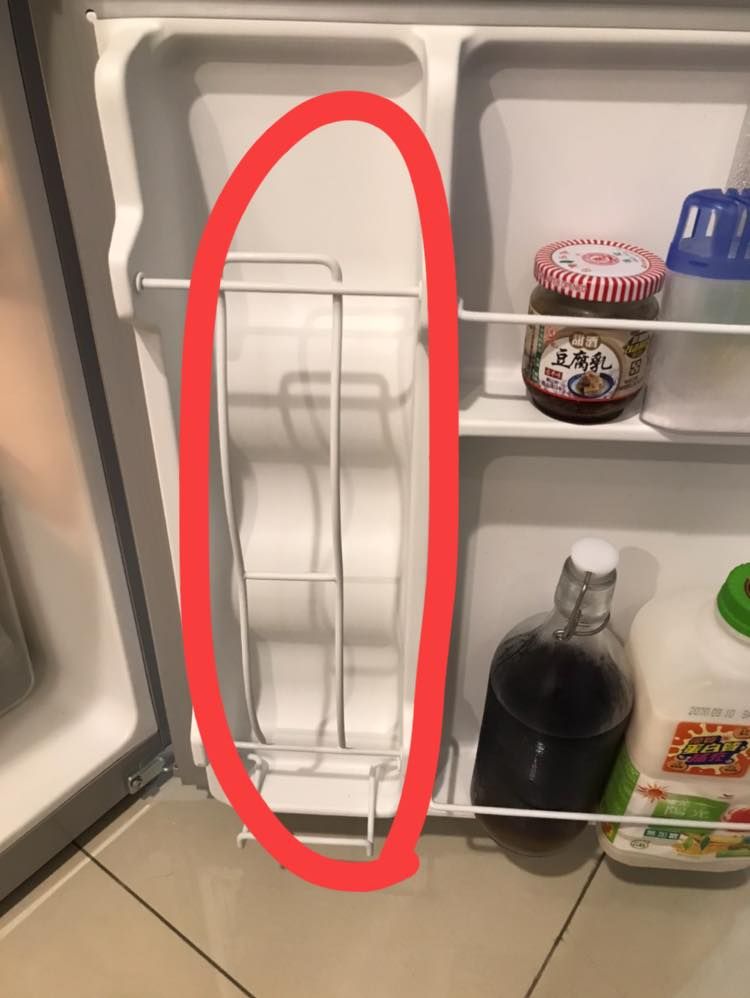 ▲原PO貼出冰箱內部的分隔照片，好奇提問「到底怎麼使用？」（圖／翻攝我愛全聯-好物老實説臉書）