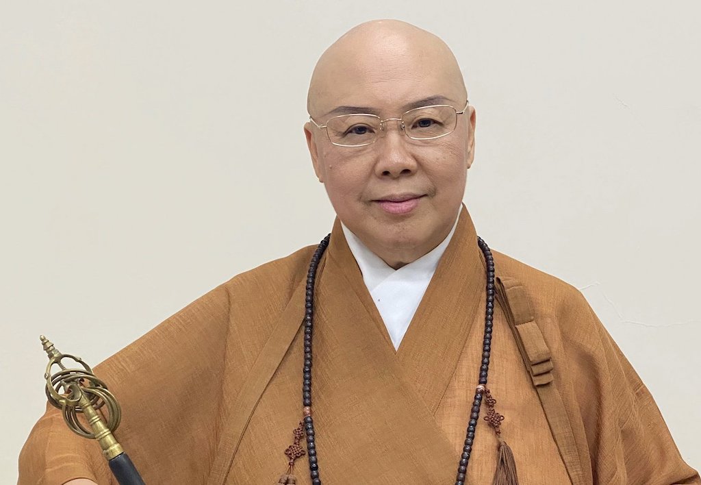 ▲恆述大動作澄清債務糾紛，還狠虧張菲和費玉清。（圖／翻攝恆述臉書）