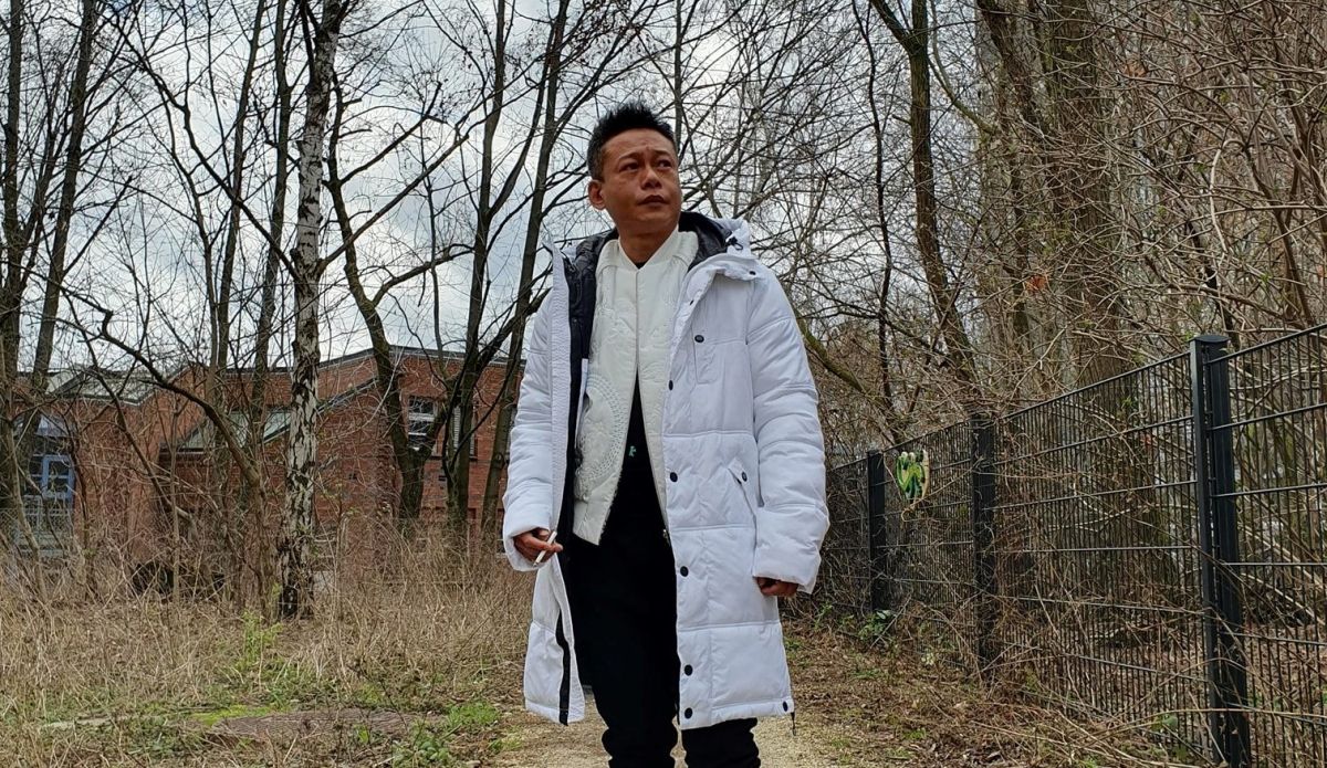 ▲李康生在外地拍戲，眼睛居然中邪了。（圖／李康生提供）

