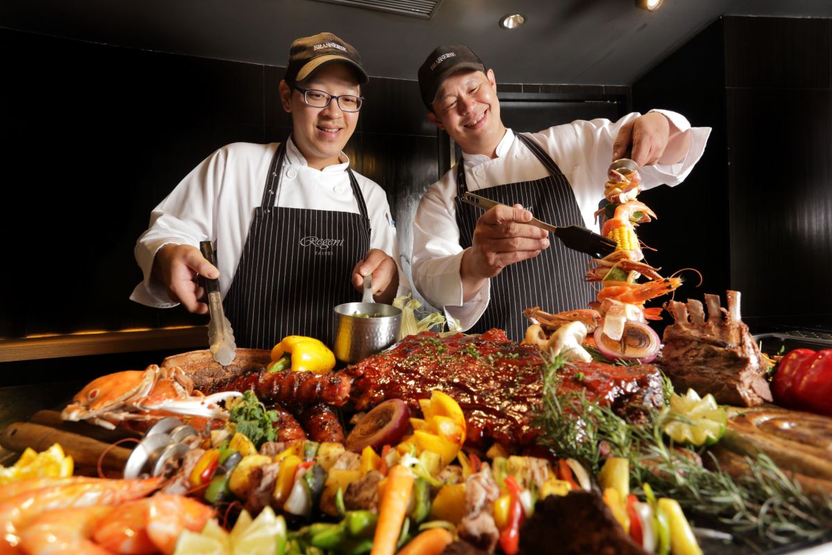 ▲台北晶華酒店推出「全球『夯』肉宴」，包括美國肋眼牛肉、小戰斧牛肋排、德國豬腳等 20 多款燒烤料理吃到飽。（圖／晶華酒店）