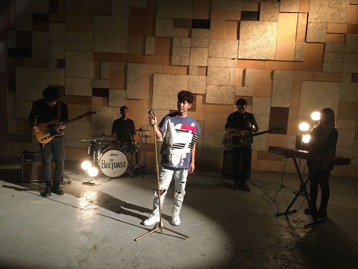 ▲蔡宗倫（中）當上牙醫後才叛逆追夢，改從事音樂創作，卻不被父母認同。（圖／蔡宗倫提供）