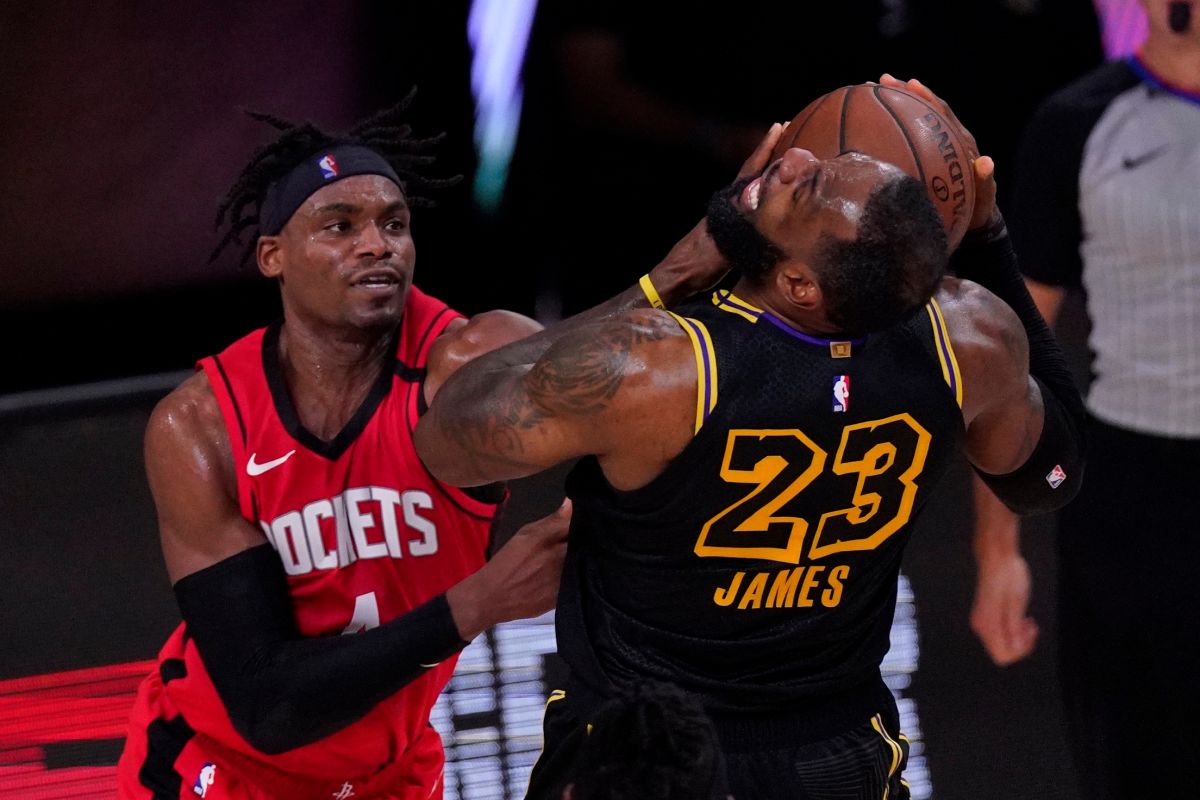 ▲Danuel House Jr.(左)是火箭重要的防守悍將，帶給湖人LeBron James相當大麻煩。（圖／美聯社／達志影像）