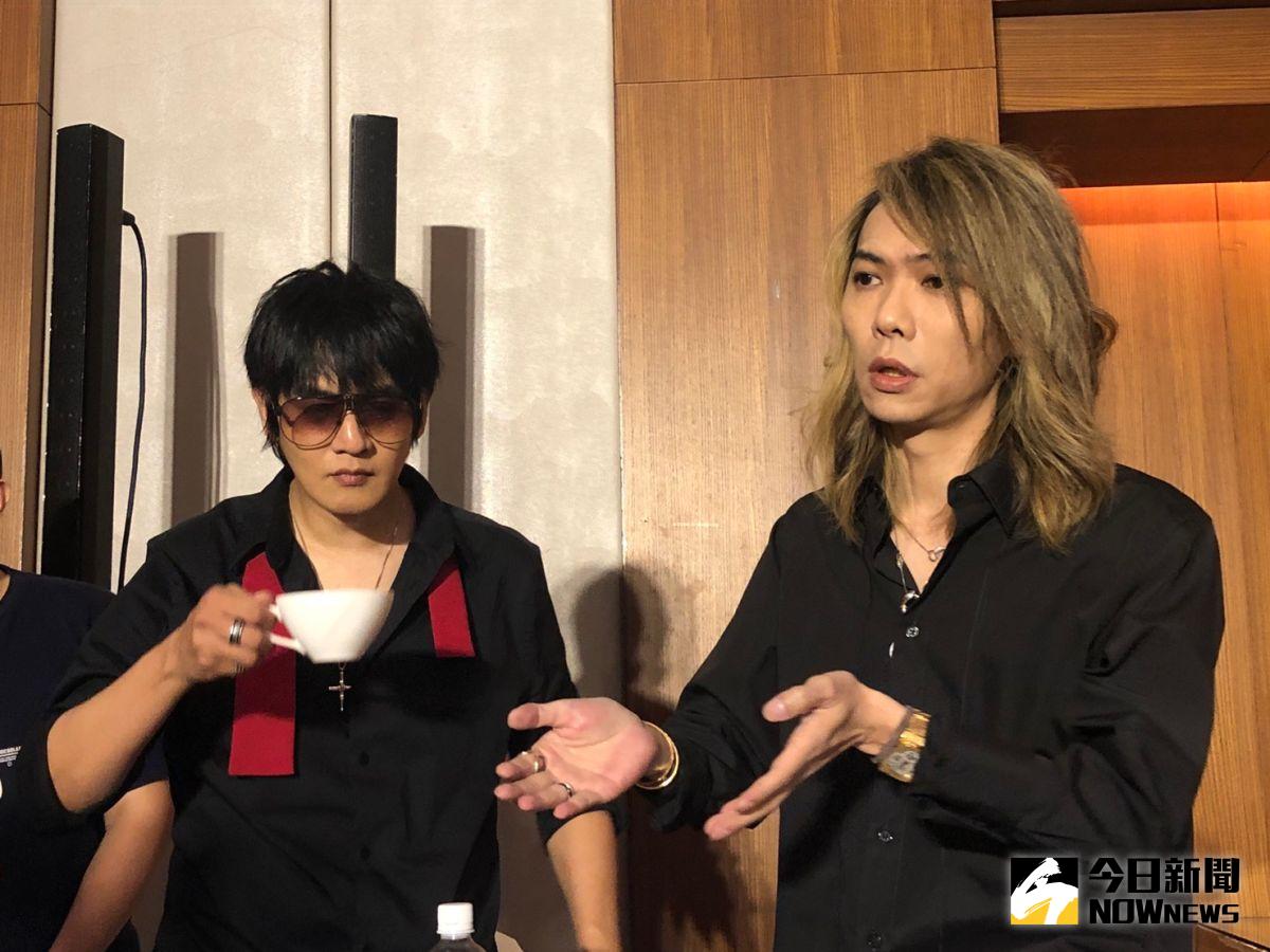 ▲「動靜樂團」小無（右）自爆在3年前生了一場重病，差點死掉，治療過程中暴瘦20公斤，頭髮還掉光。（圖／記者吳雨婕攝, 2020.09.10）