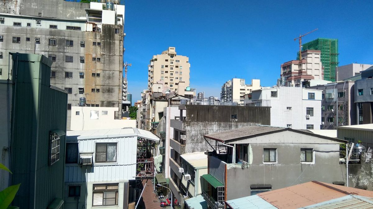 ▲網友感嘆高雄公寓尤其是近亞洲新灣區、三多商圈一帶，單價頗高。（圖／NOWnews資料照片）