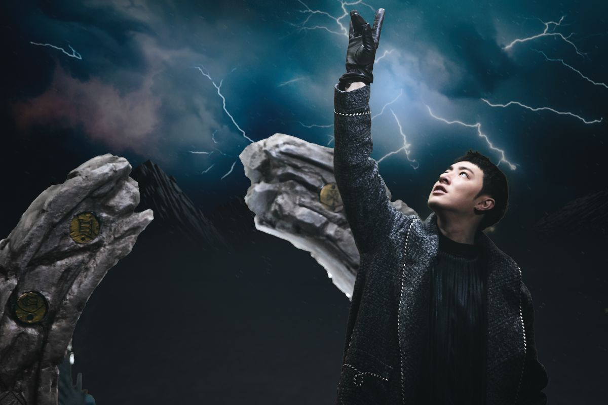 ▲潘瑋柏的單曲《巴比倫》MV中，唱詩班人員化上黑色唇妝，有著「謹言慎行」的寓意。（圖／華納音樂提供）