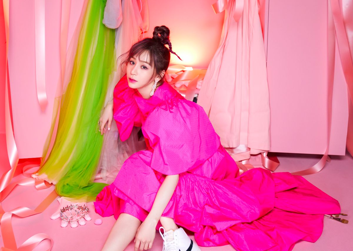 ▲王心凌自爆私底下的模樣，遇到不開心的事情會與朋友喝酒談天。（圖／環球音樂提供）