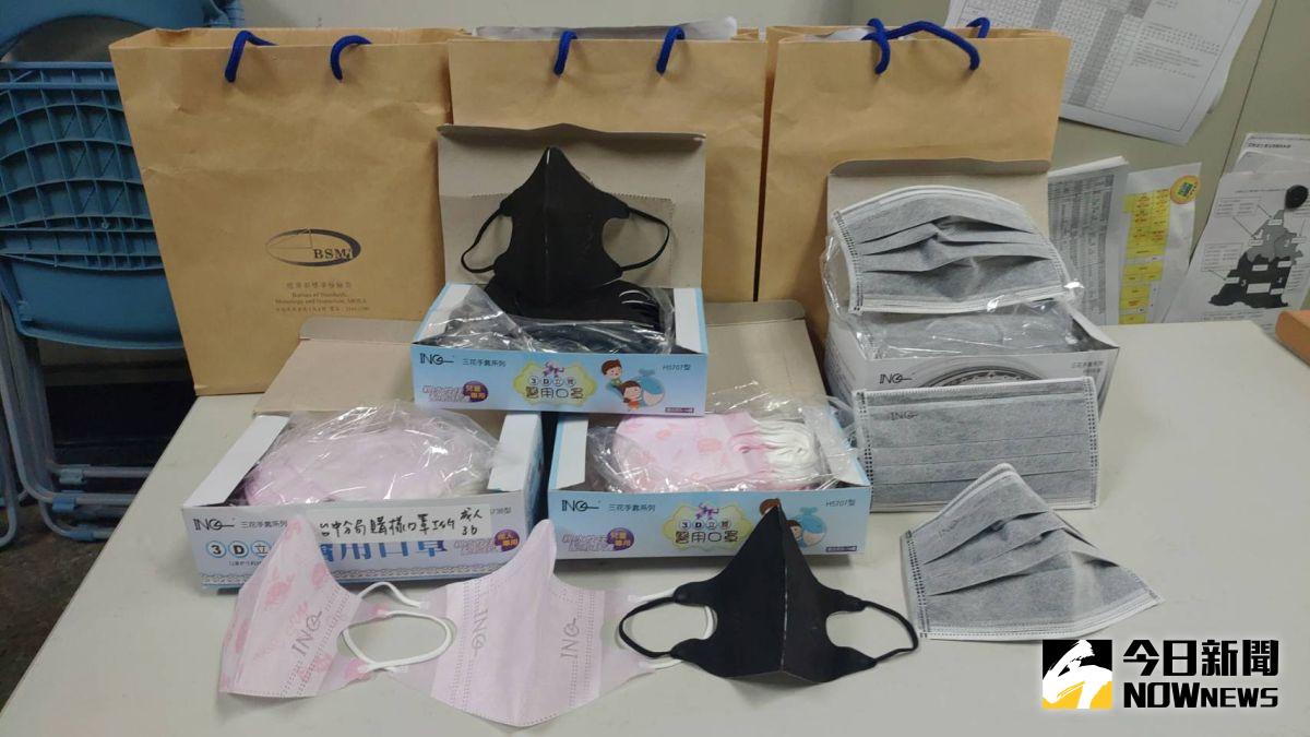 ▲員林市豪品公司業者將中國製口罩「換裝」至印有台灣製包裝盒販售。（圖／記者陳雅芳攝，2020.09.10）