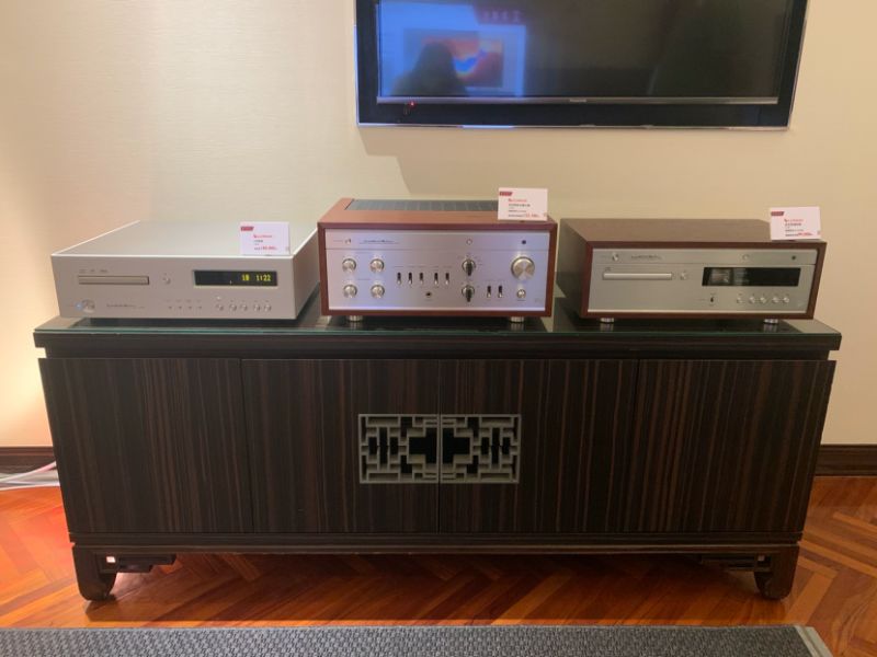 ▲經典380系列,D380真空管CD唱盤、LX380真空管綜合擴大機,外觀採用原木機殼搭配鋁合金面板,呈現出復古氣質。(圖/記者鄭志宏攝)