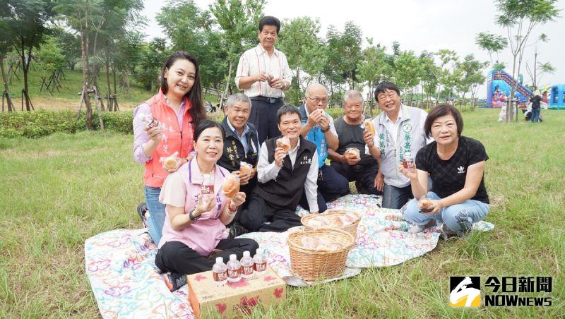 北港河堤草地野餐　親子「藝」同歡樂
