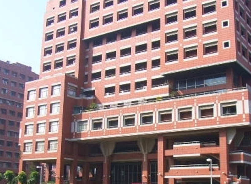 ▲成大林姓男學生陳屍於化工系大樓頂樓樓梯間。（圖／記者陳聖璋翻攝）