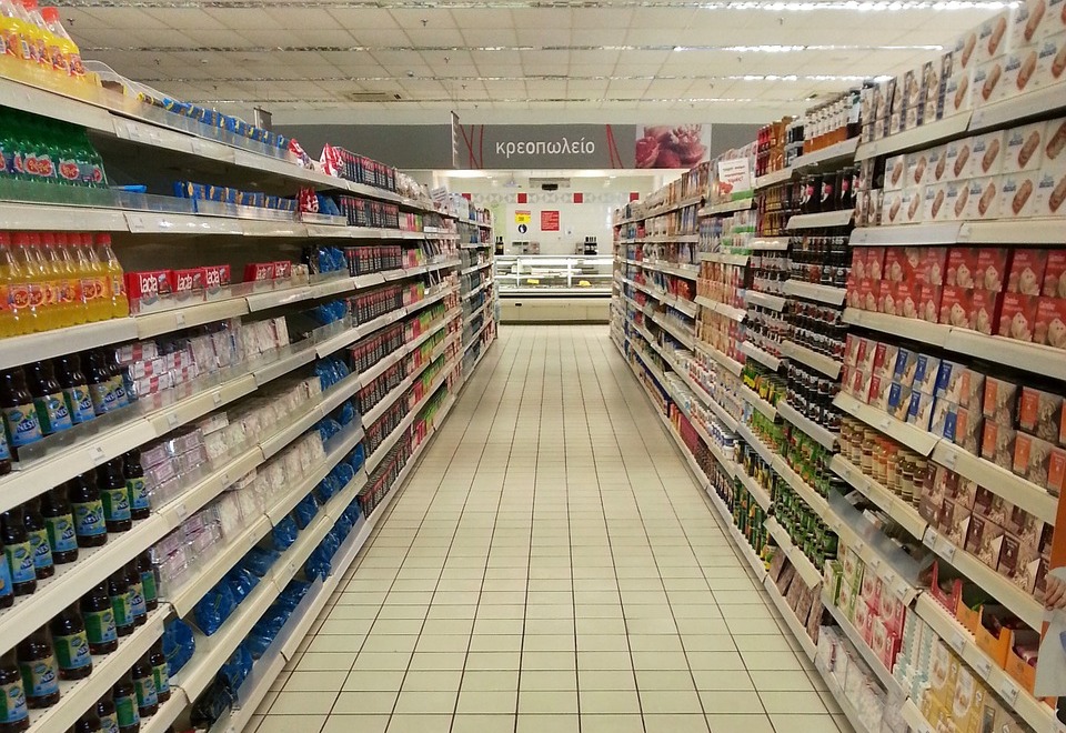 ▲台灣超商店員什麼都要會，除了基本工作外，隨著消費型態改變，還要會擠冰淇淋、搖手搖等。（示意圖／翻攝自Pixabay）