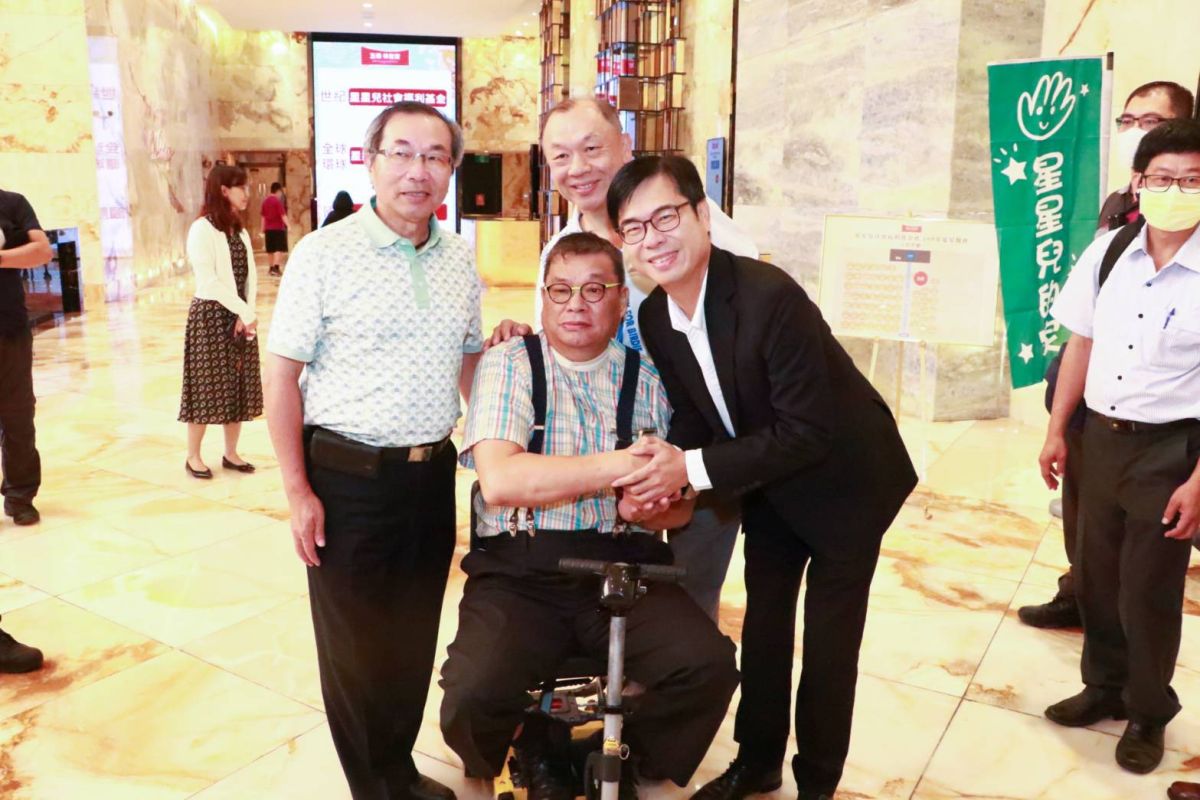 ▲高雄市長陳其邁今（13）日中午出席星星兒社會福利基金會舉辦的愛星餐會。（圖／高雄市政府提供）