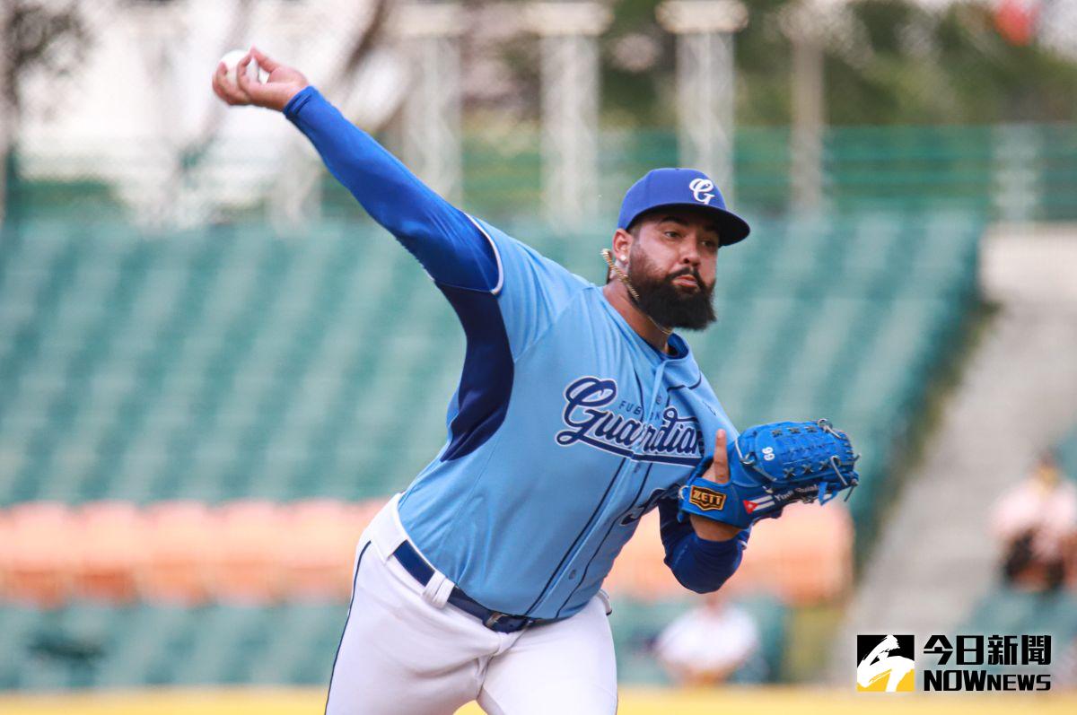 ▲富邦悍將洋投奇優力。（圖／記者葉政勳攝 , 2020.09.13）