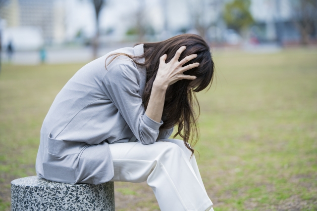 ▲一位單親媽媽只是想準時下班，卻遭到店長冷回「妳家死人再來跟我說」，讓她好傻眼。（示意圖，非文內當事人／翻攝自Photo AC）