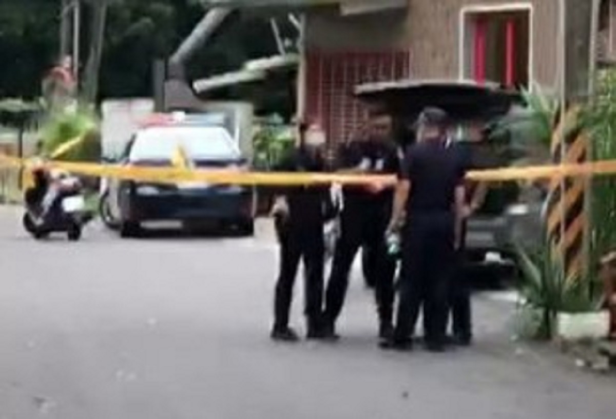 ▲高雄大社驚傳命案64歲從事建築營造業的李姓男子遭人當街砍殺慘亡，警方封鎖現場釐清案情。（圖／記者郭凱杰翻攝，2020.09.15）