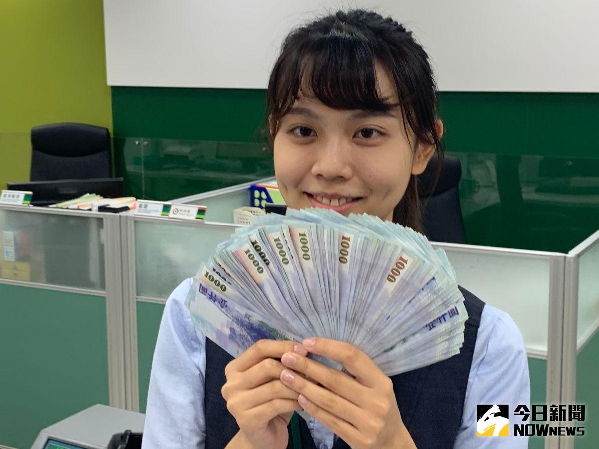 ▲新台幣兌美元早盤狂升逾2角，並見到28字頭，創7年半來新高價。（圖／NOWnews資料照）