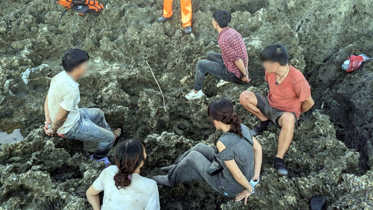 ▲越南籍跳海偷渡再緝獲4男2女。（圖／記者黃正忠翻攝, 2020.09.16）