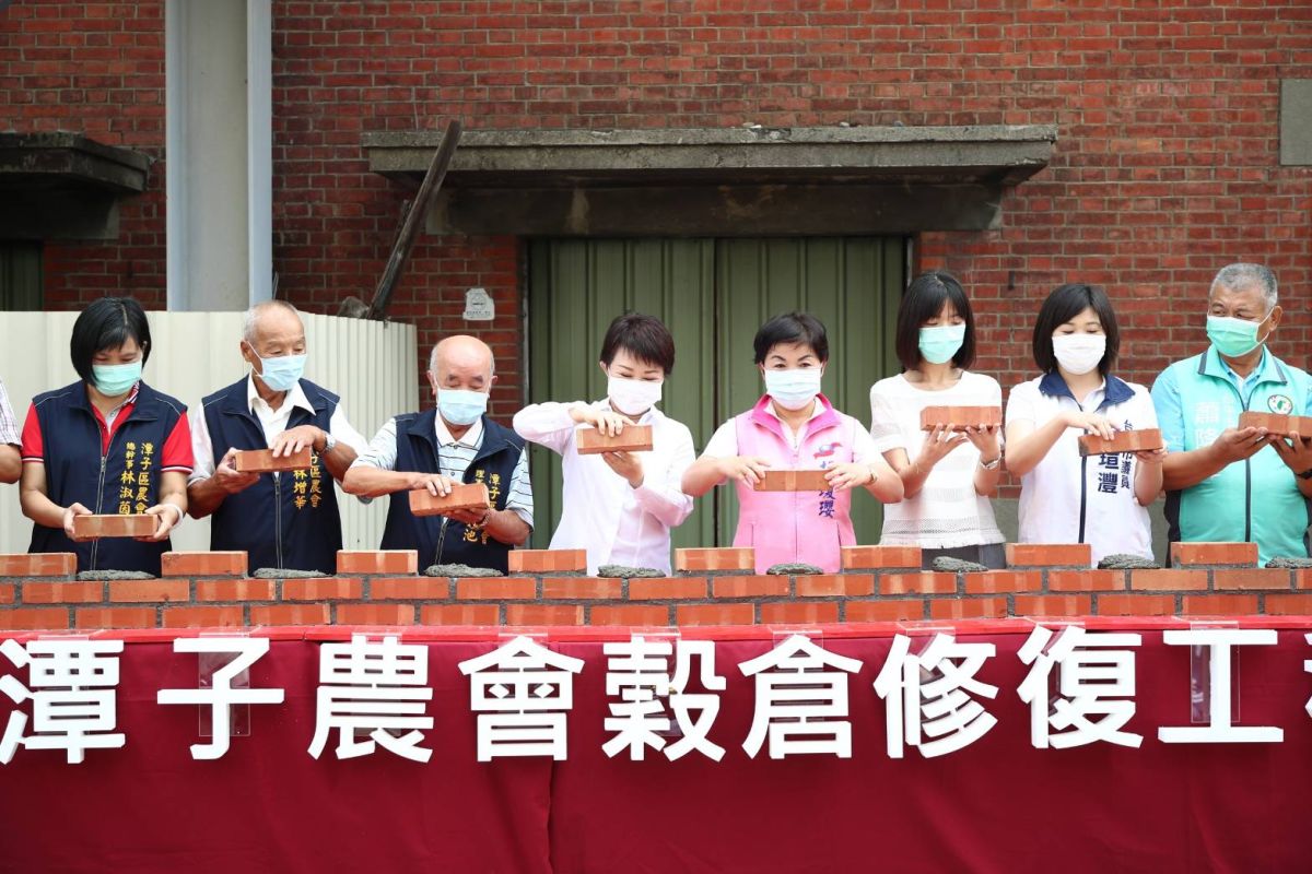 ▲日治時期昭和6年興建的「潭子農會穀倉」，中市府與中央更投入1億7千萬元修復工程開工。(圖／柳榮俊攝2020.9.16)