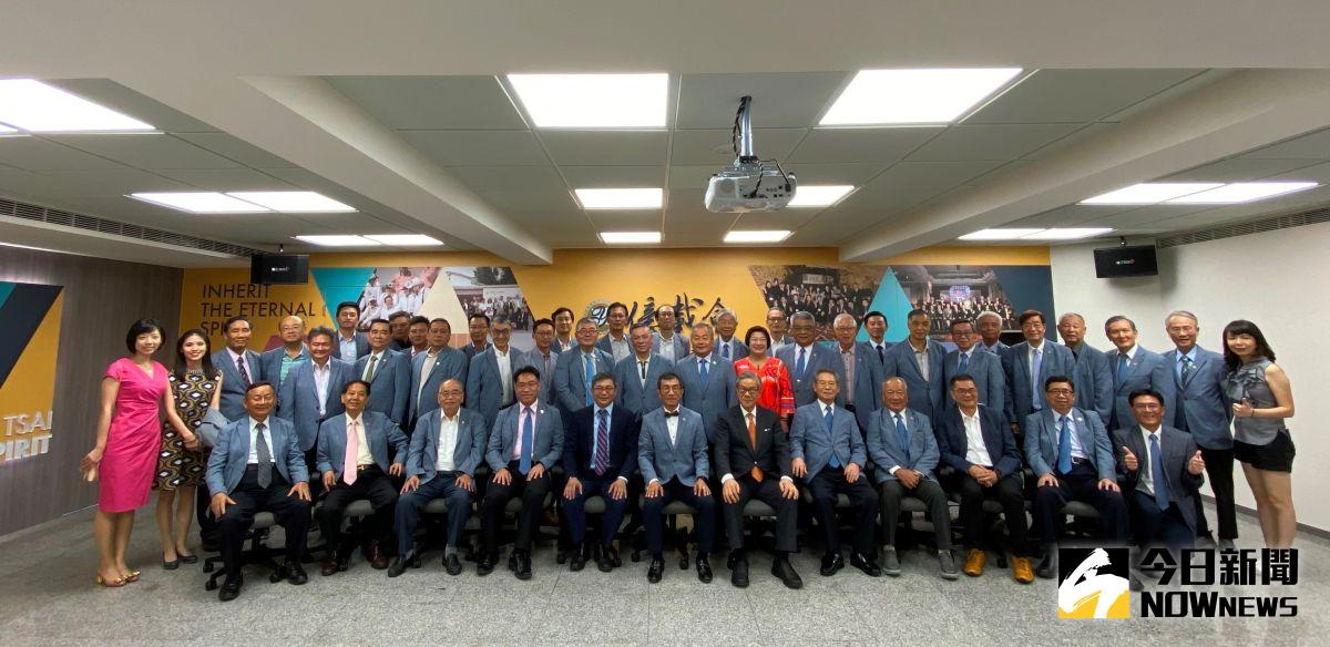 ▲「億載會館」16日揭牌啟用，會員於揭牌儀式後合影。（圖／記者陳聖璋攝，2020.09.16）