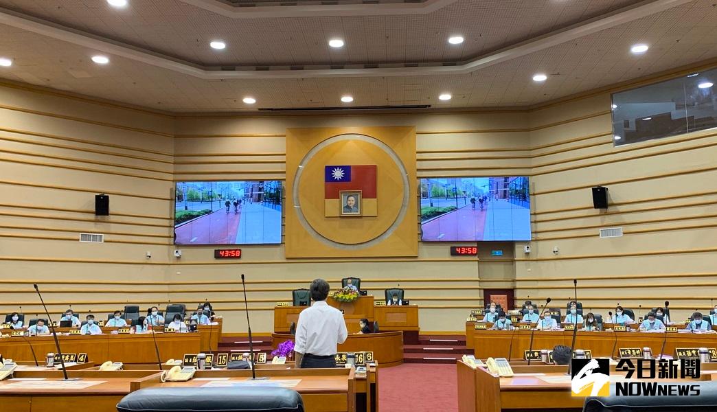 ▲嘉義市議會三讀通過修正「嘉義市食品安全管理自治條例」，對含萊克多巴胺豬肉、牛肉一經檢出，就要開罰新台幣3萬到10萬罰鍰。(圖／記者陳惲朋攝）